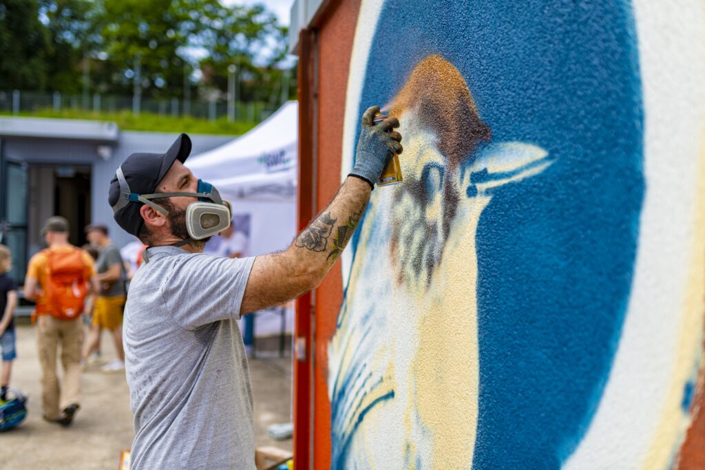 Looven beim Live-Sprayen auf dem swt-Campus