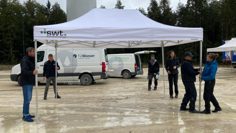 Windpark-Einweihung im Matsch