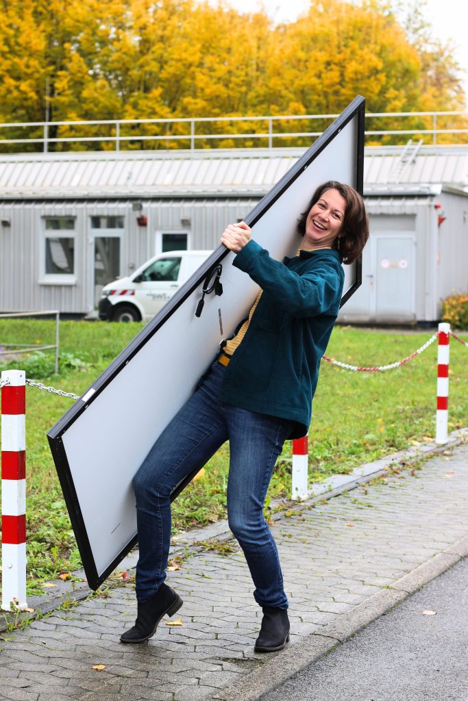 Kathi mit Solarmodul