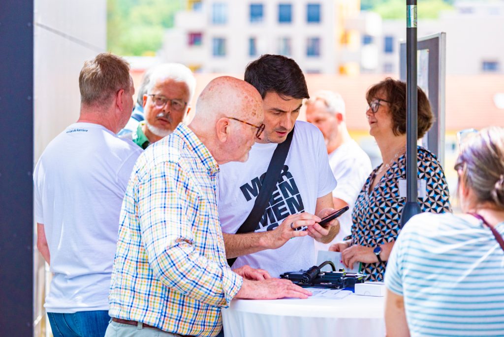 Beratung zum Thema Balkonkraftwerk beim Tag der offenen Tür der Stadtwerke