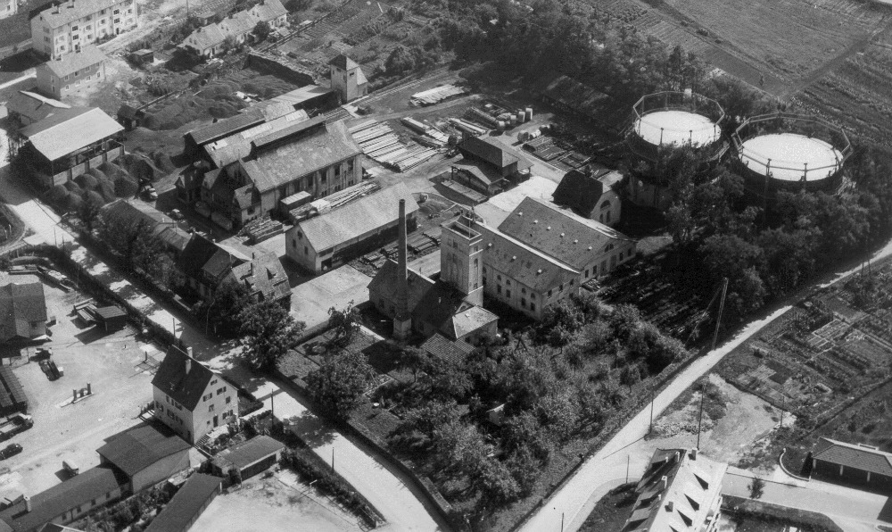Nach dem Krieg stillgelegtes Tübinger Gaswerk in den 1950er-Jahren, Luftbild