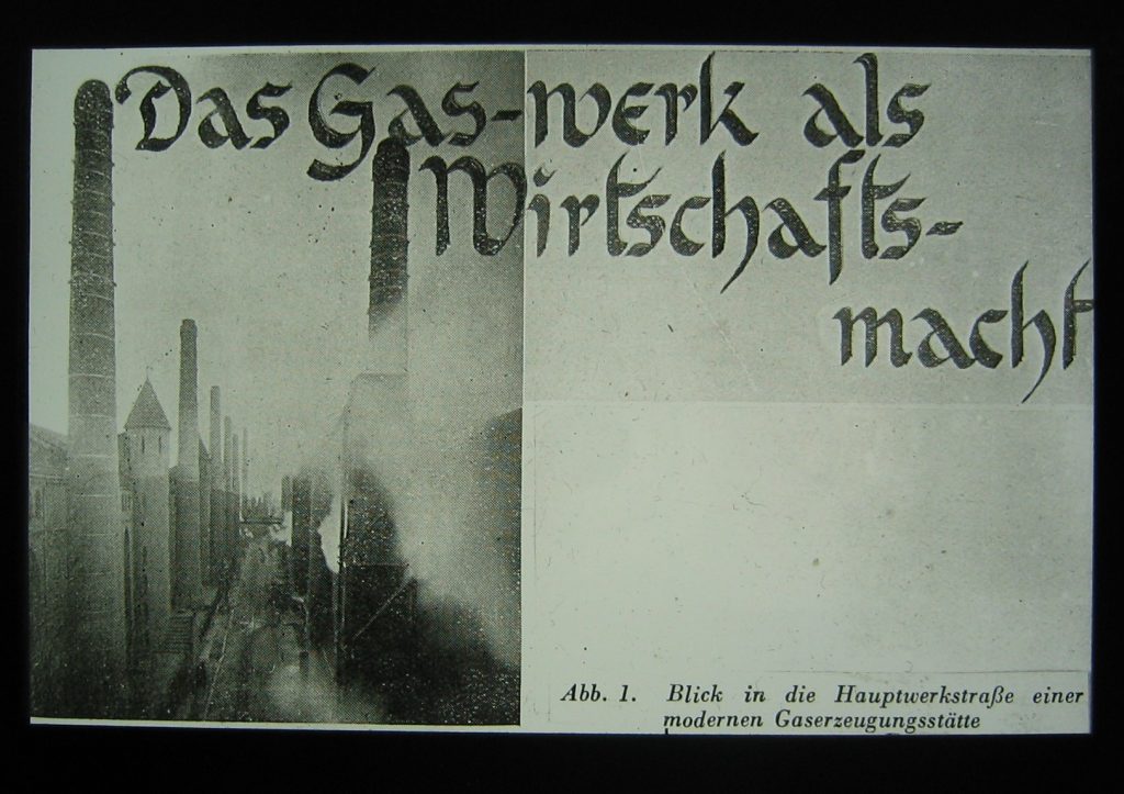 Dia-Vortrag für Stadtwerke-Mitarbeiter der 1930er-Jahre: Das Gaswerk als Wirtschaftsmacht