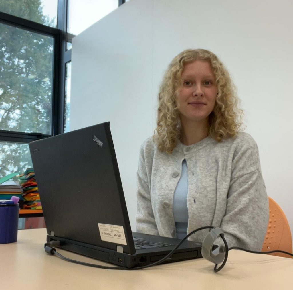 Felicitas Schröder, Erasmus-Azubi, an ihrem Arbeitsplatz in Vicenza