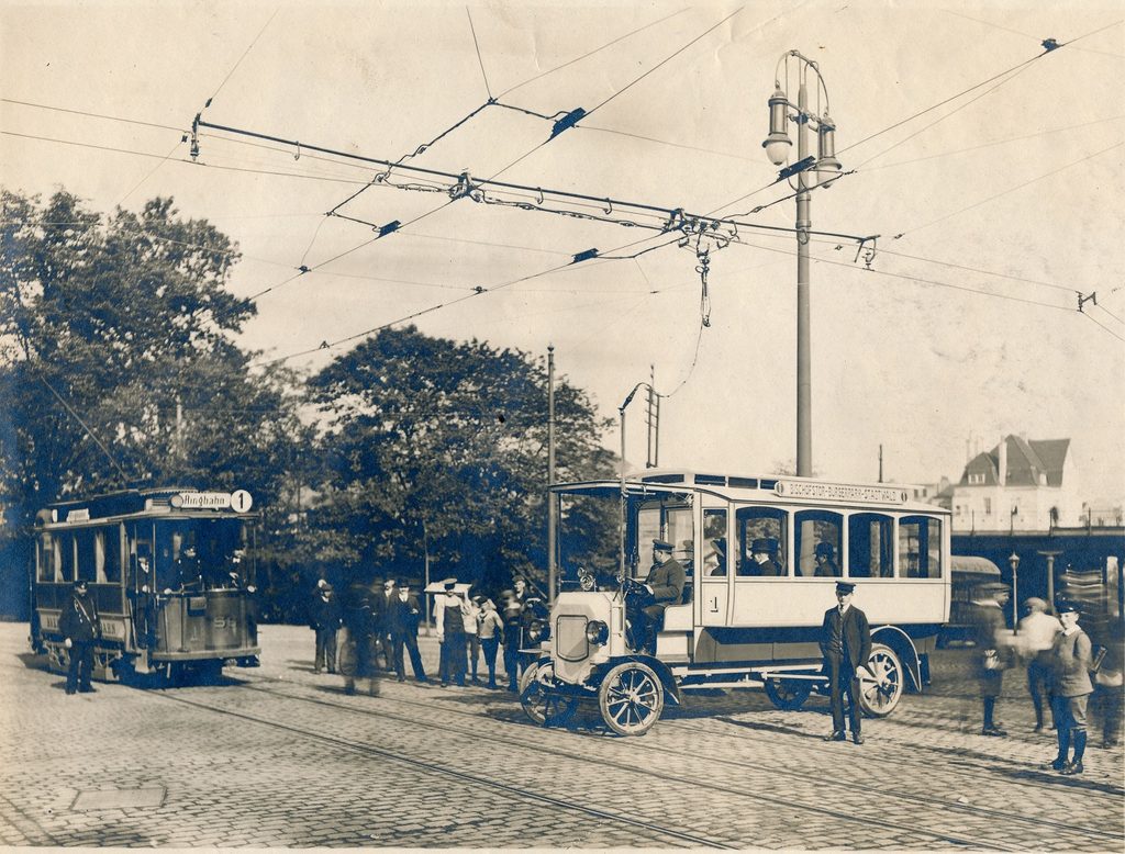 Straßenbahn und gleislose Oberleitungsbahn in Bremen 1909