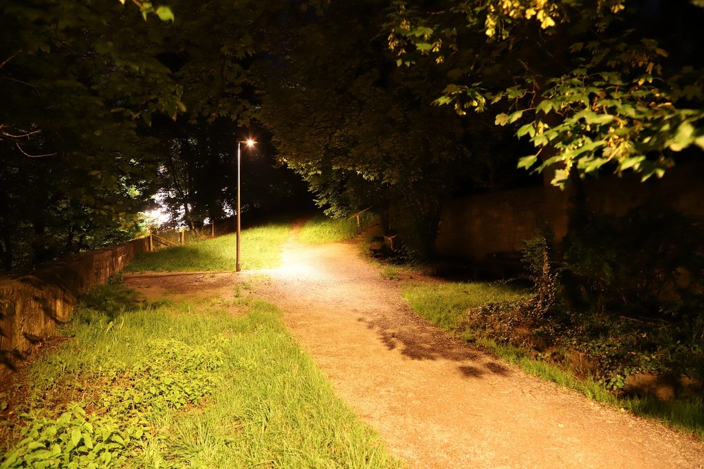 Gedimmtes Licht am Hasengraben beim Tübinger Schloss